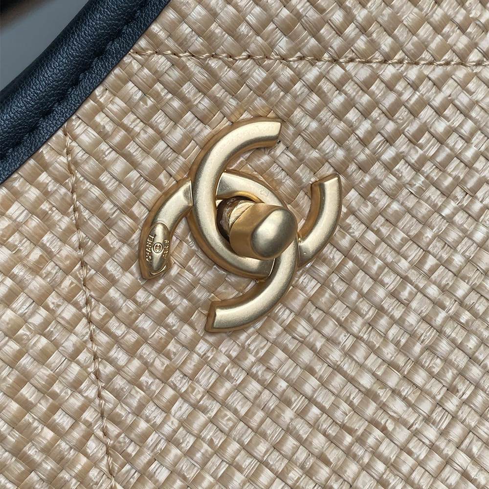 Chanel Maxi Shopping