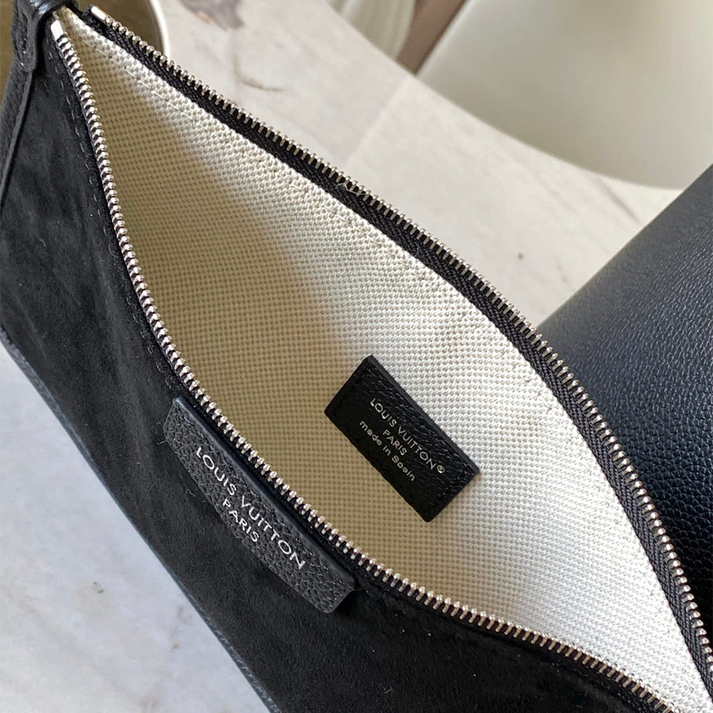 Louis Vuitton Verso Hobo
