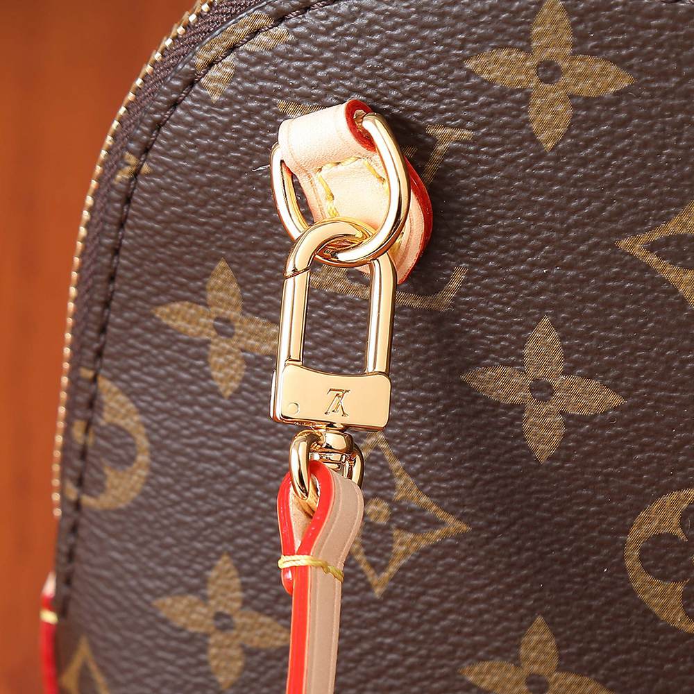 Louis Vuitton Tag Me Pouch