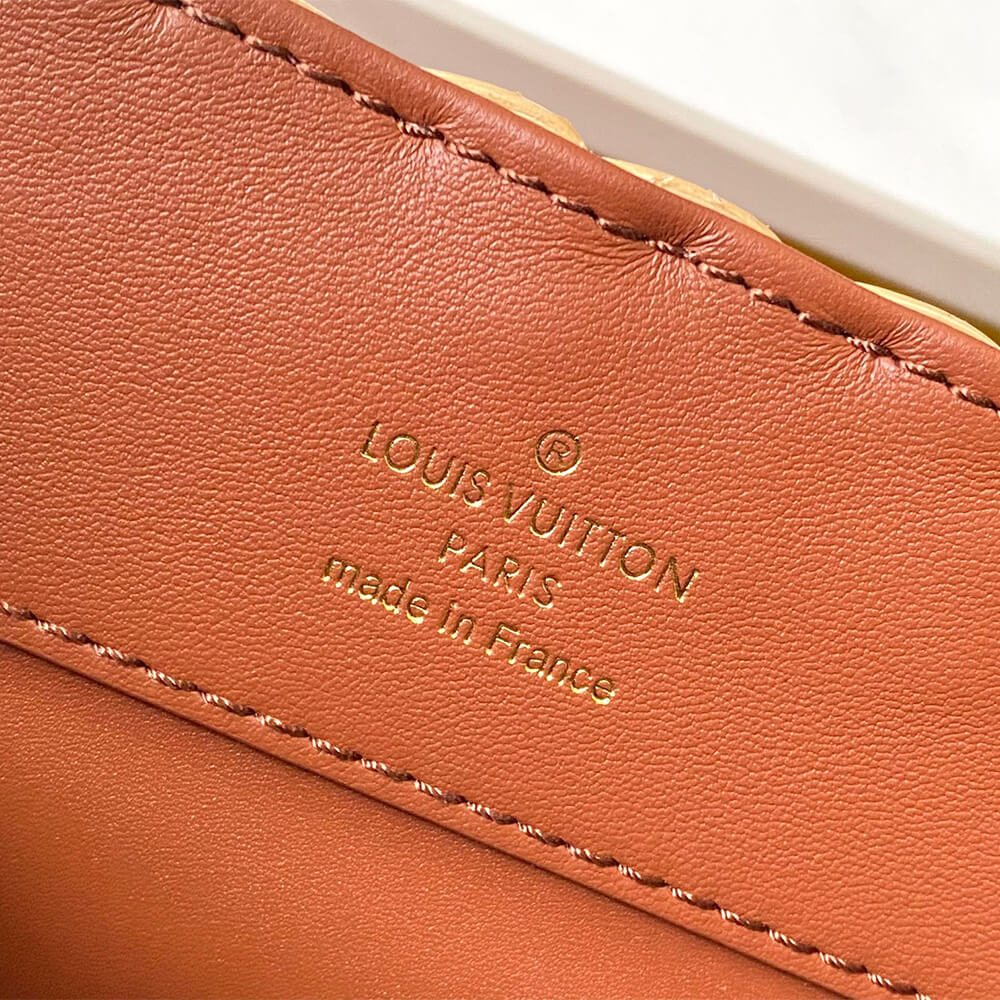 Louis Vuitton Capucines BB