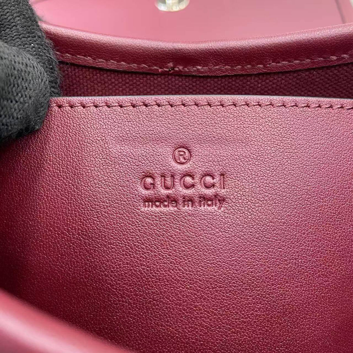 Gucci Emblem Small