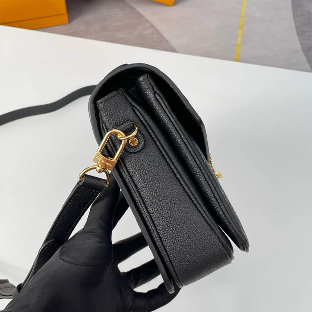 Louis Vuitton Pochette Métis