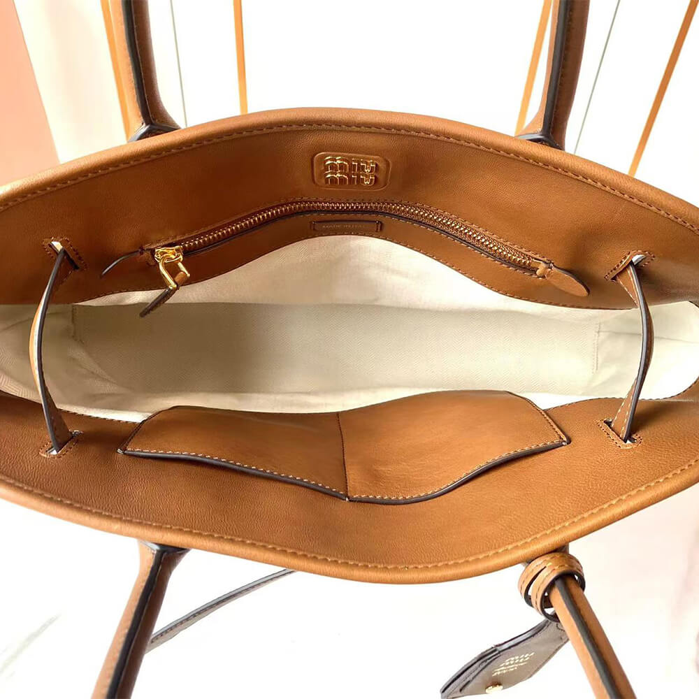 MiuMiu Medium Aventure Nappa