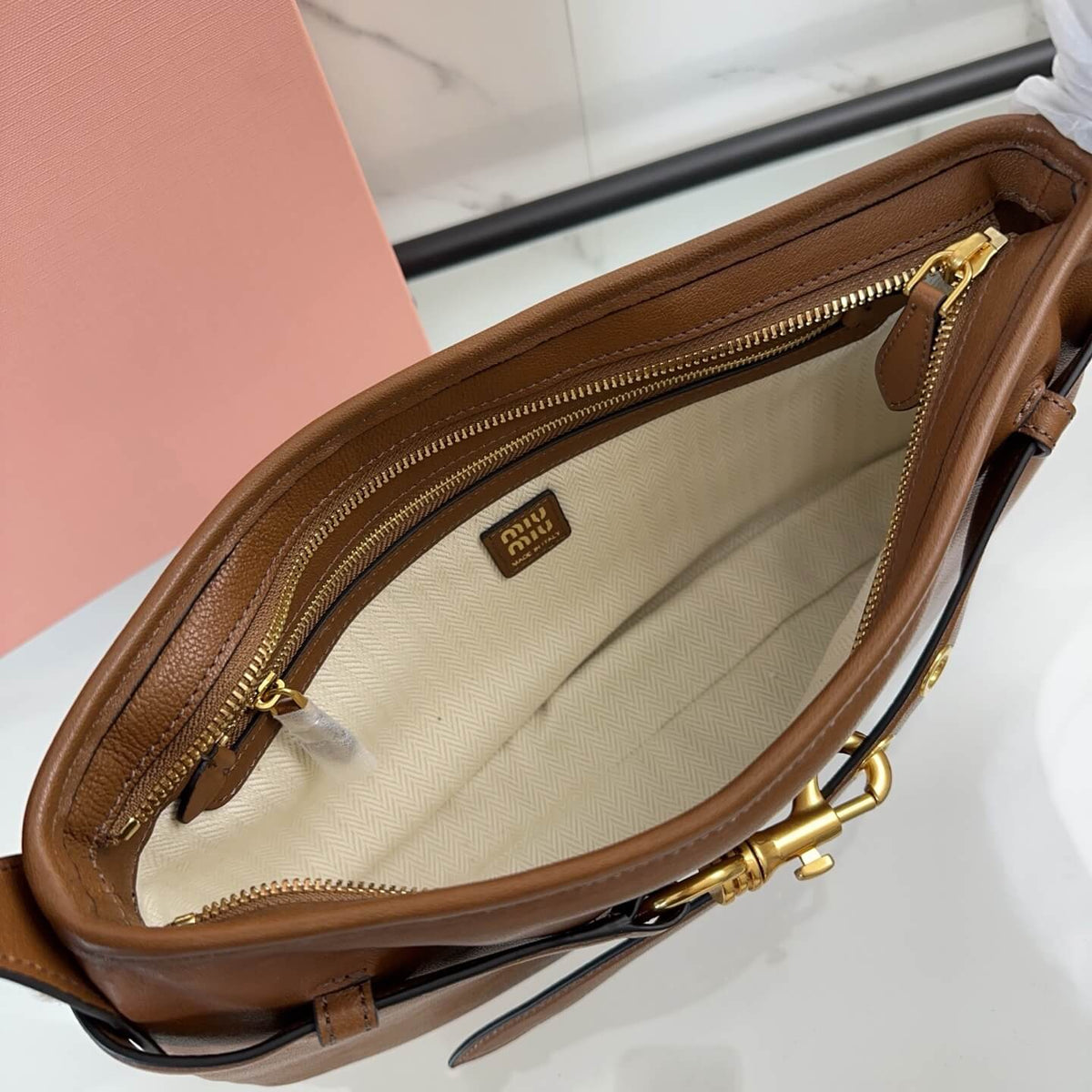 MiuMiu Aventure Nappa