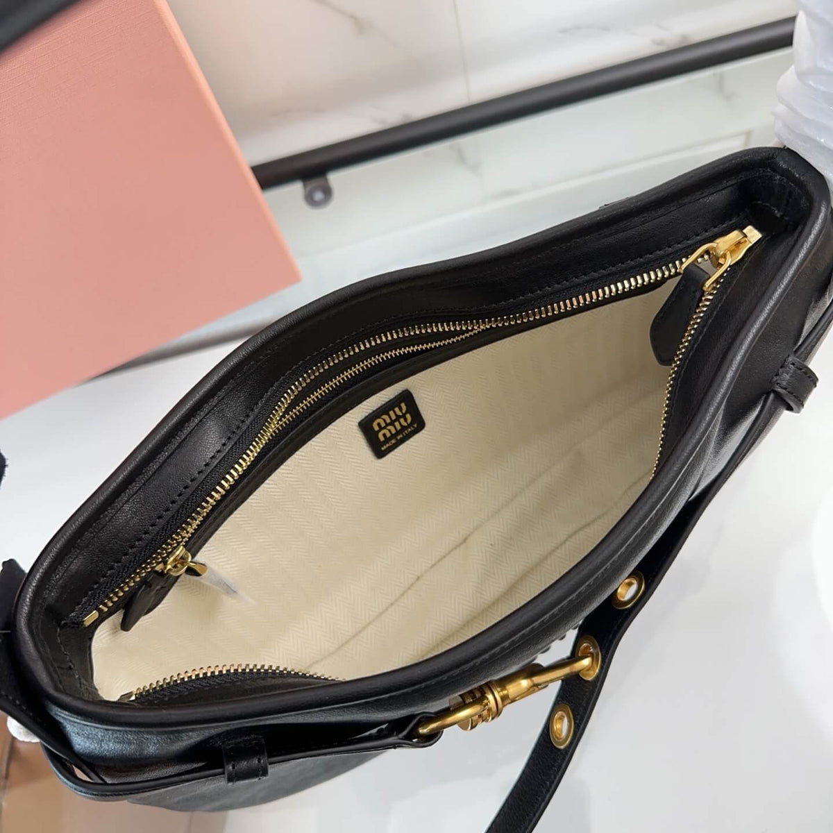 MiuMiu Aventure Nappa
