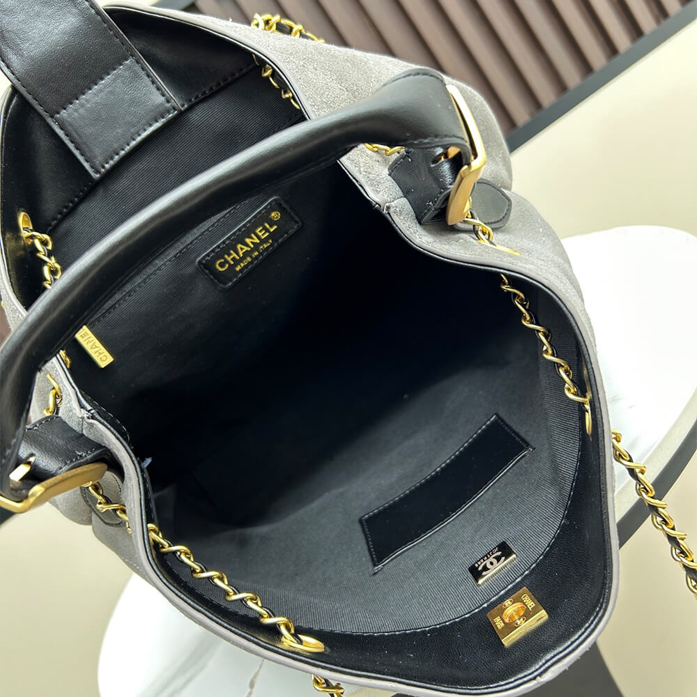 Chanel Vertical Shopping 25A