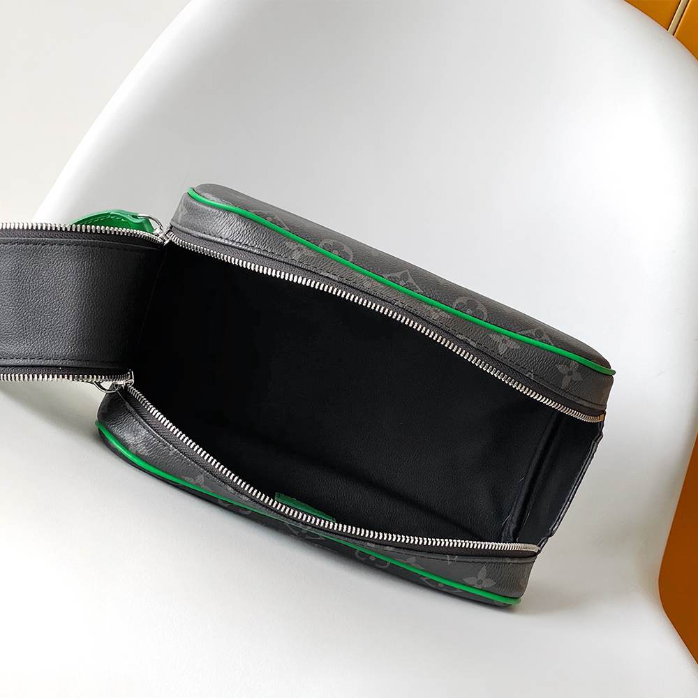Louis Vuitton Dopp Kit