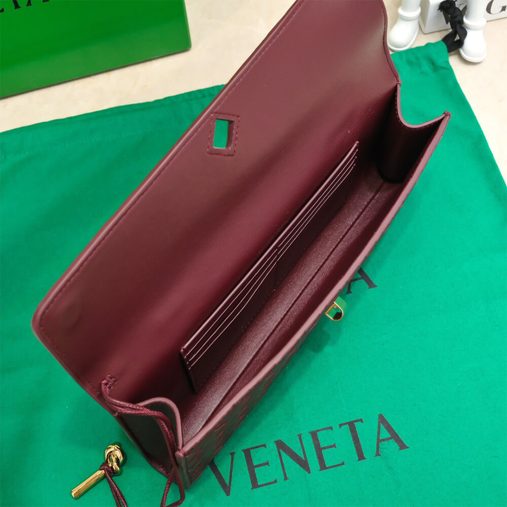 Bottega Veneta Andiamo Clutch