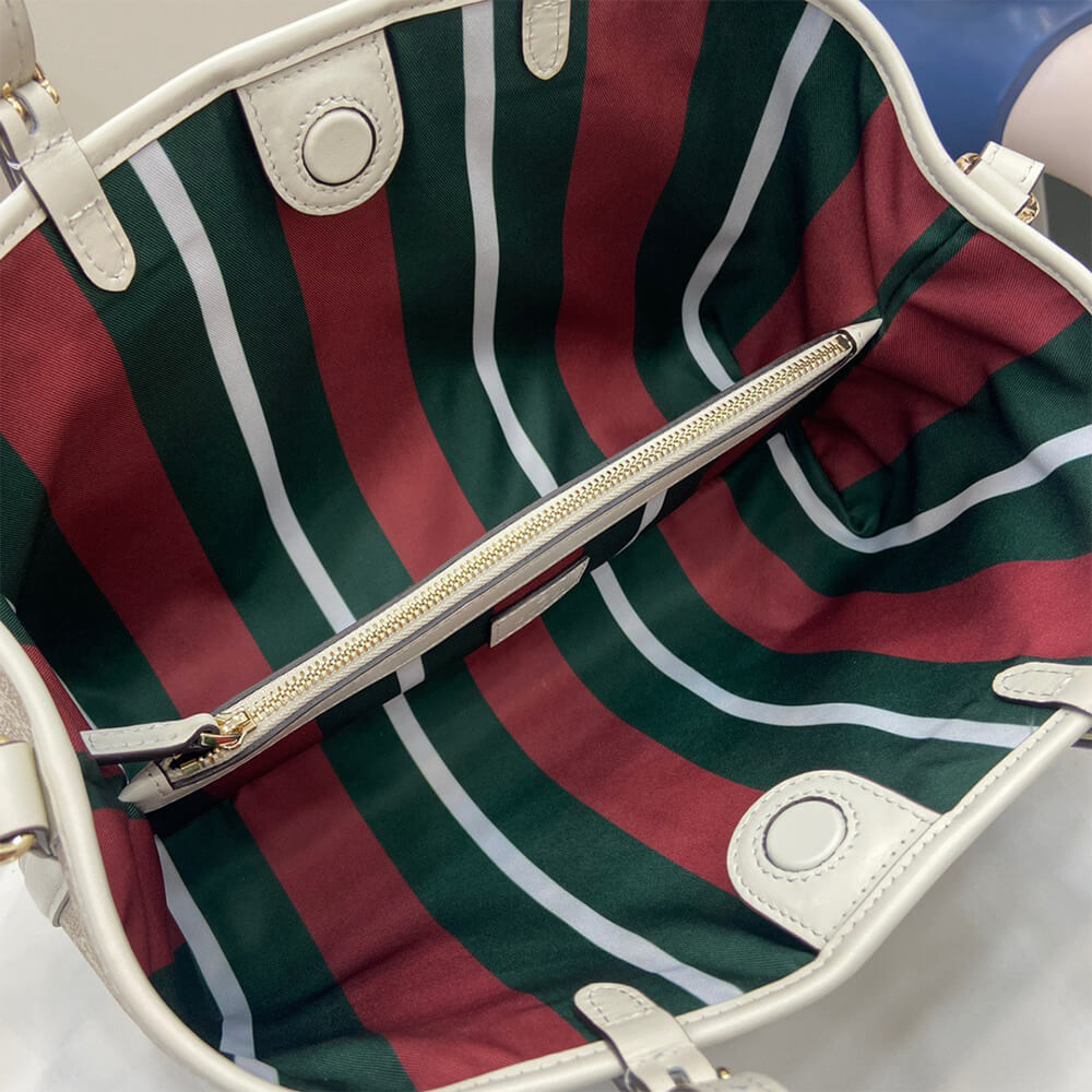 Gucci Emblem Medium