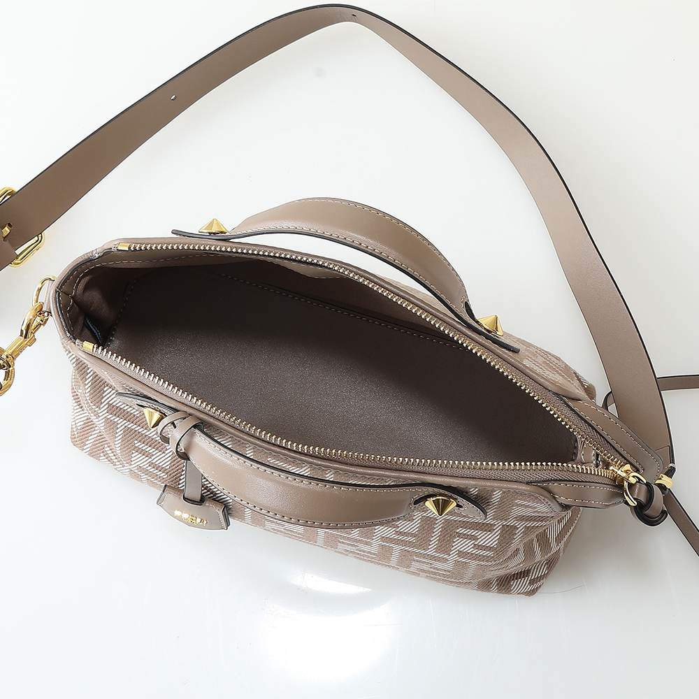 Fendi By The Way Selleria Medium