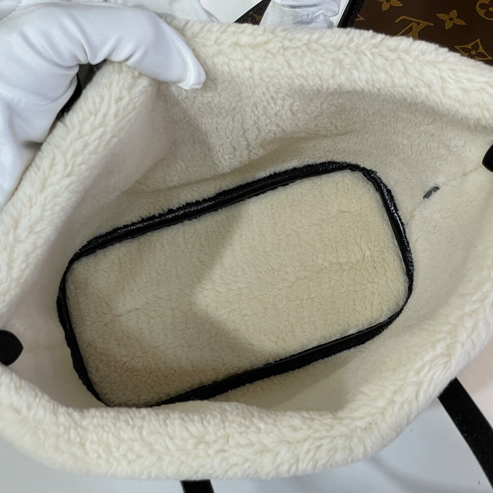 Louis Vuitton Neverfull Bandouliere Inside Out BB