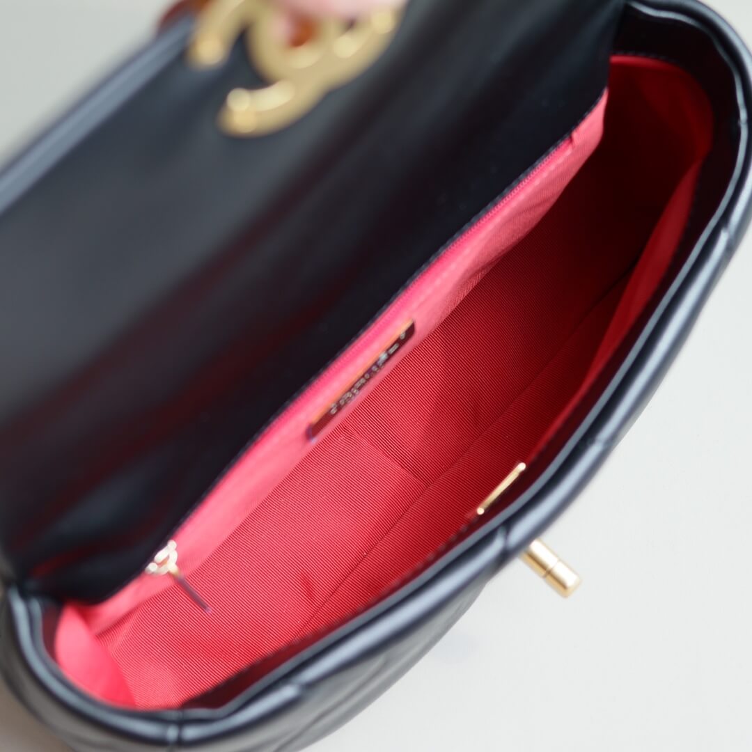 Chanel 19 Small