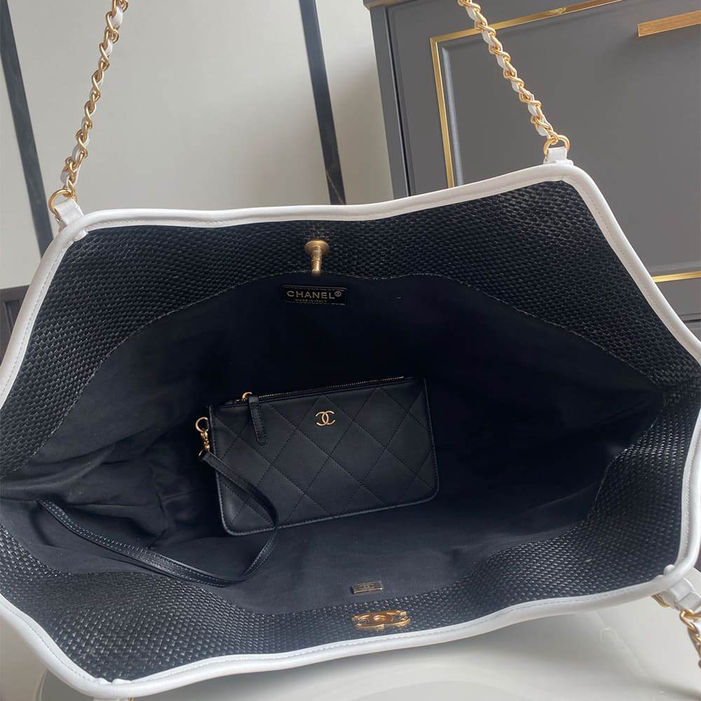 Chanel Maxi Shopping