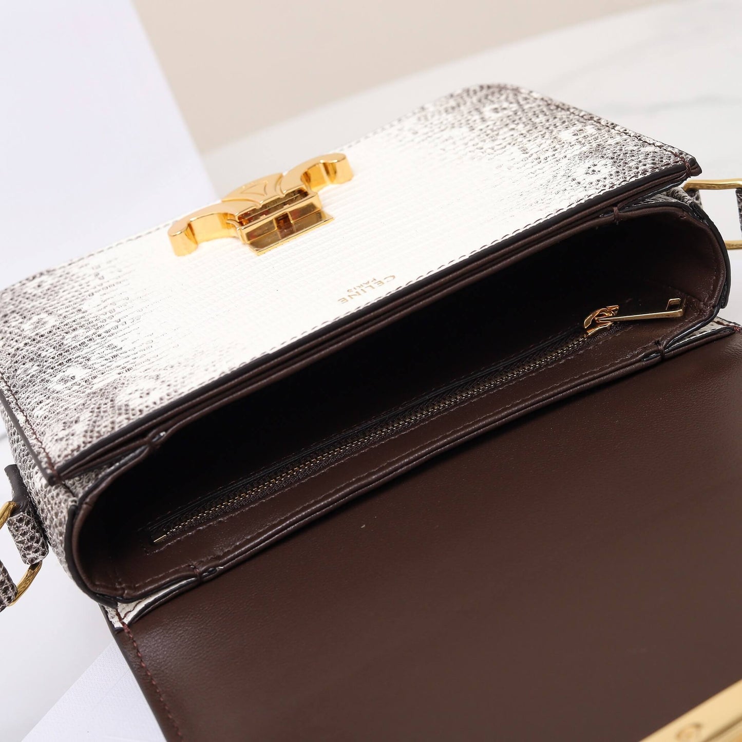 CELINE TEEN TRIOMPHE lizard pattern handbag(HIGH-END GRADE)