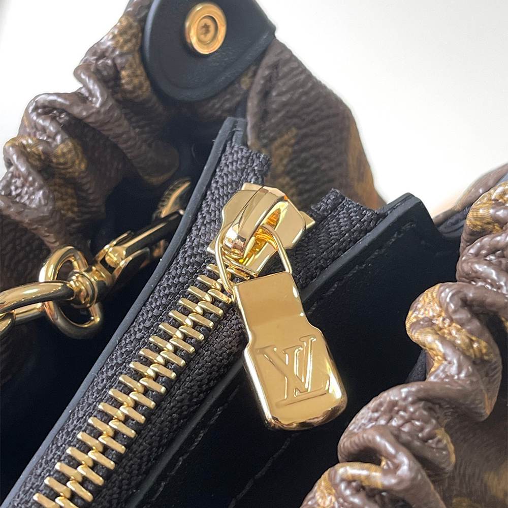Louis Vuitton Pochette Sling PM