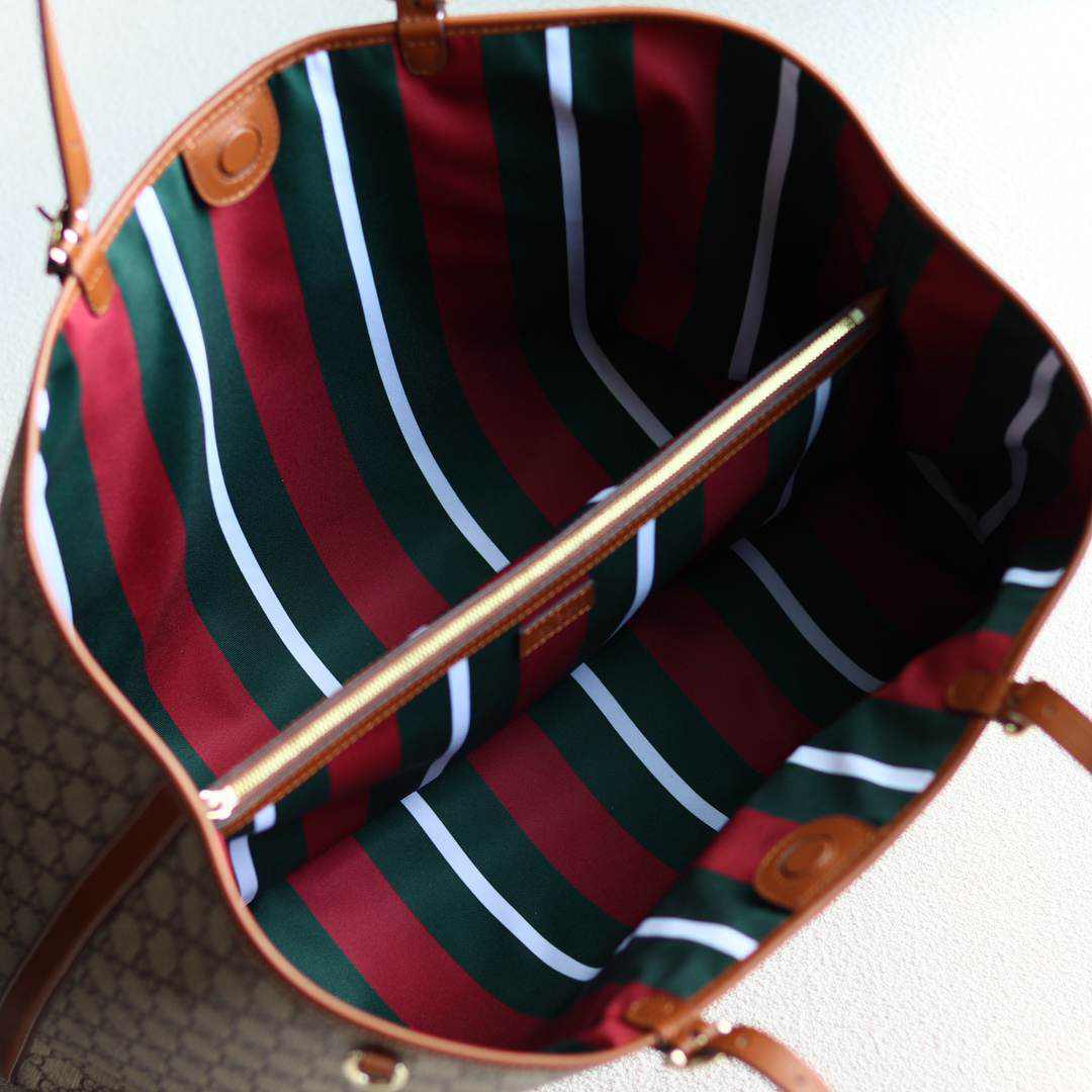 Gucci Emblem Large