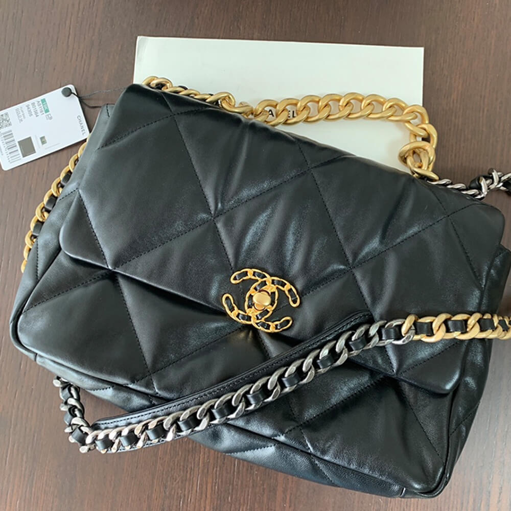 Chanel 19 Large