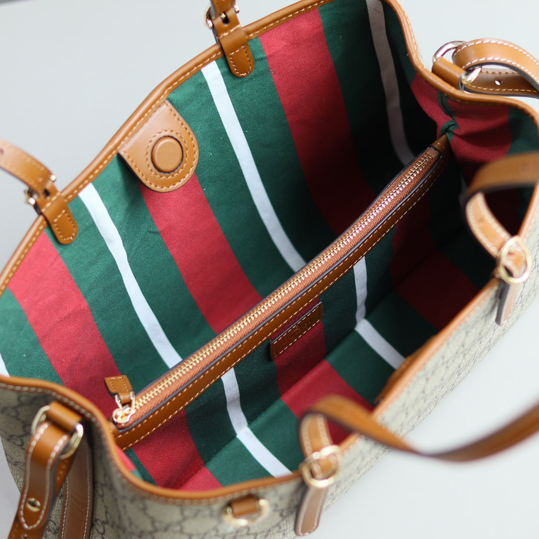Gucci Emblem Medium