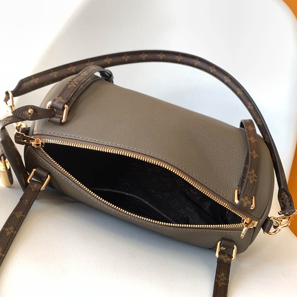 Louis Vuitton Express PM