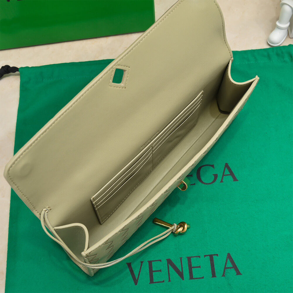 Bottega Veneta Andiamo Clutch