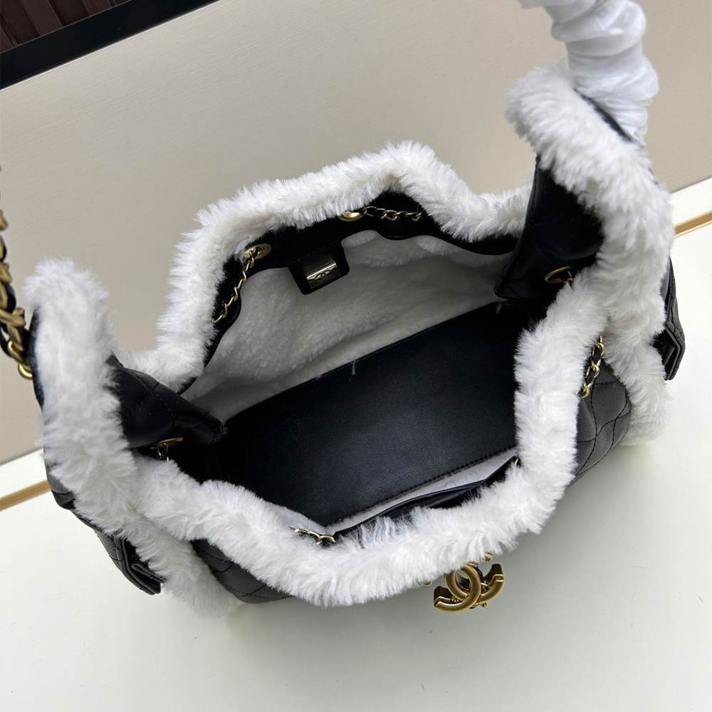 CHANEL 25 Small Handbag(High-end grade)