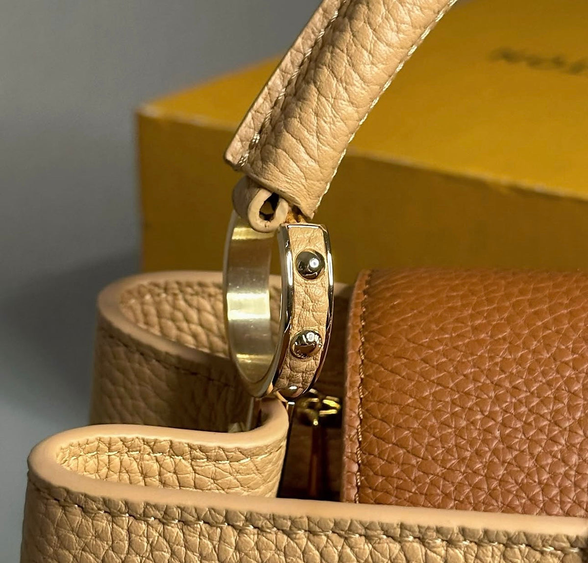 Louis Vuitton Capucines MM