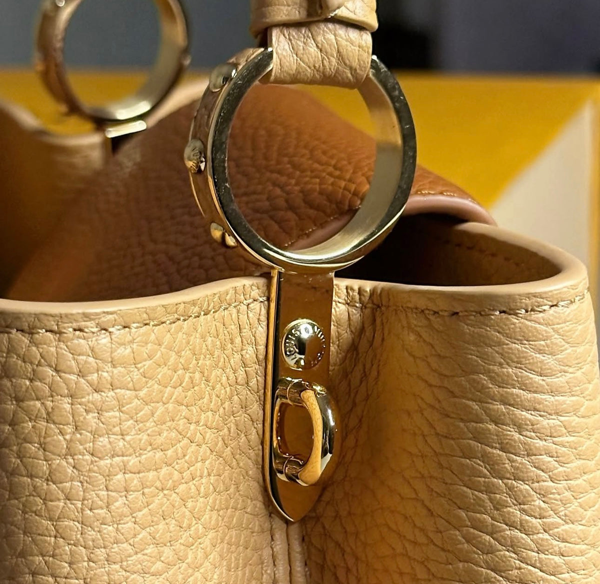 Louis Vuitton Capucines MM
