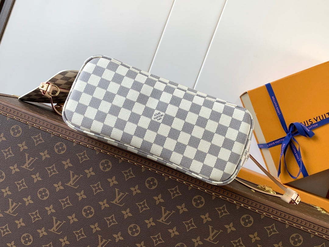 Louis Vuitton Neverfull PM