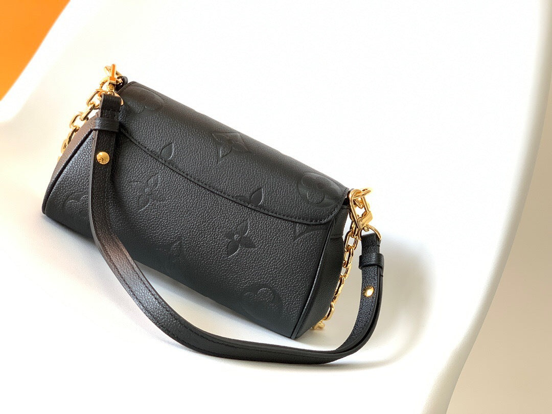Louis Vuitton Favorite