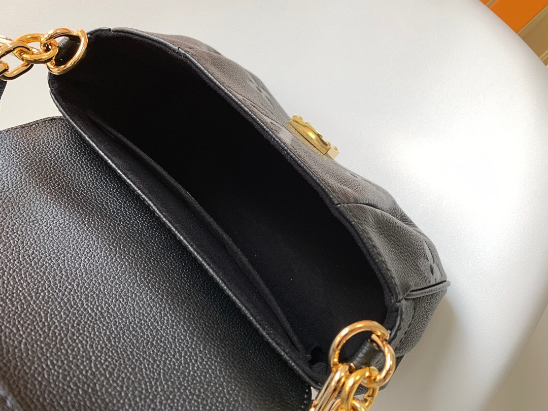 Louis Vuitton Favorite