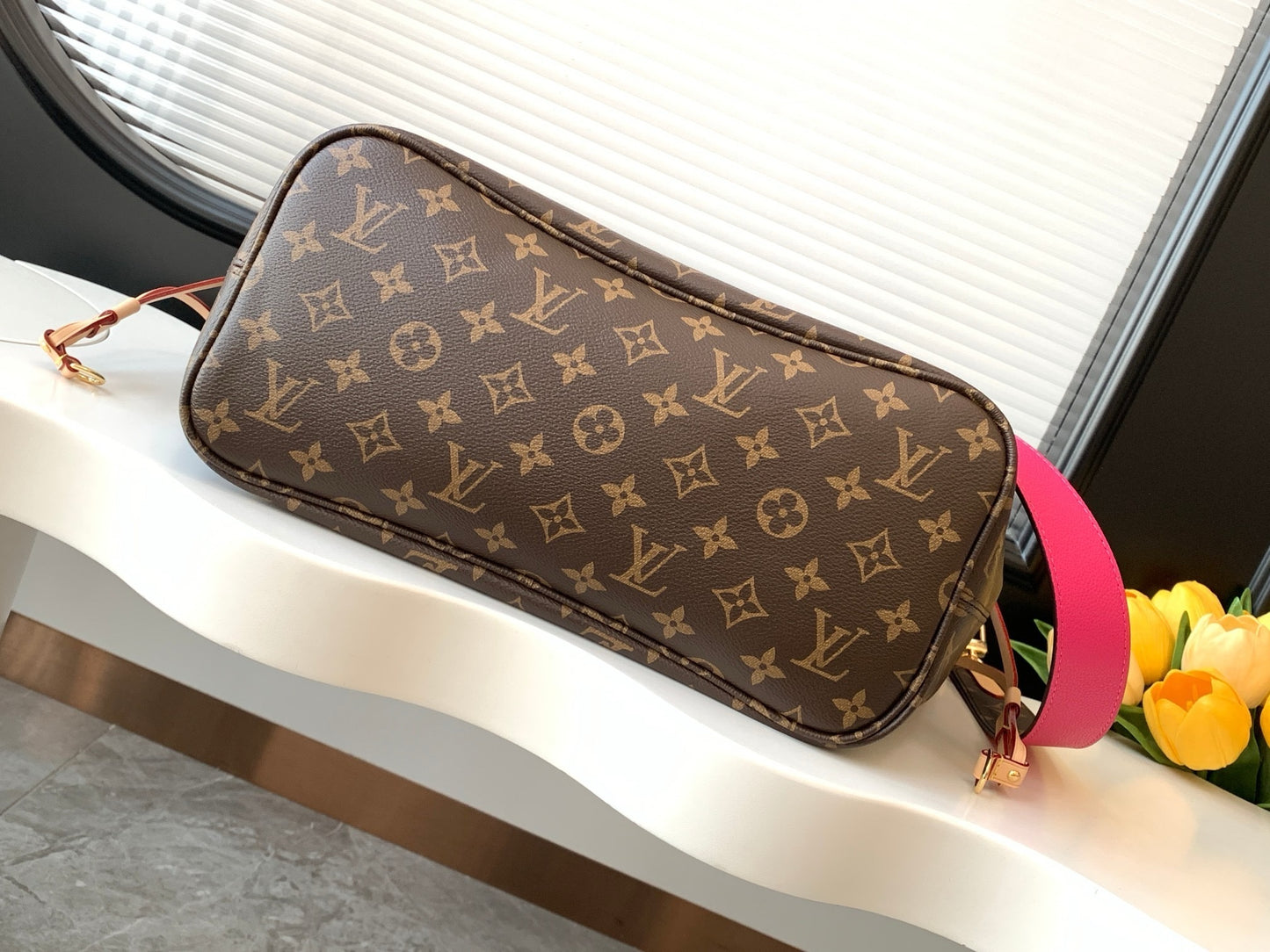 Bolsa Louis Vuitton Neverfull Inside Out MM